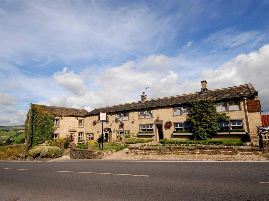 The Fleece Inn At Barkisland Ripponden Exterior photo